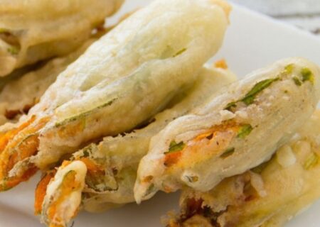 Fiori di zucca ripieni di ricotta storia, ricetta e tradizione napoletana